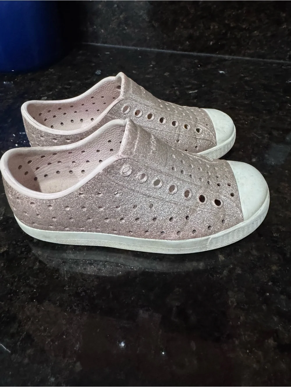 Native Kids Glitter Slip-On Water Shoes - Rose Gold